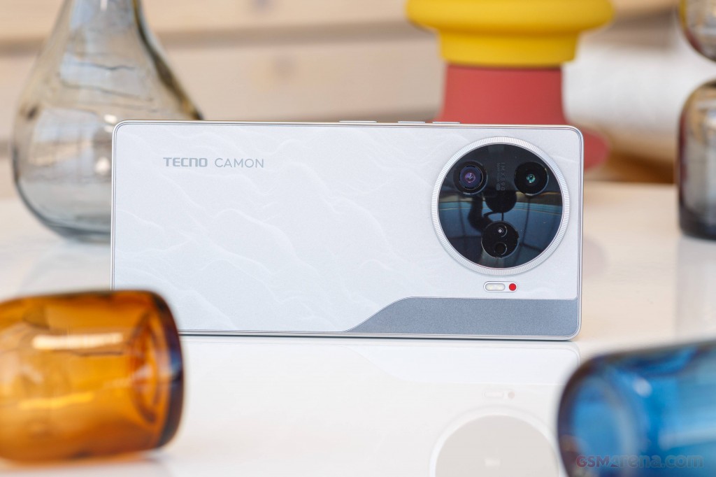 Tecno Camon 30 Pro hands-on photo 3
