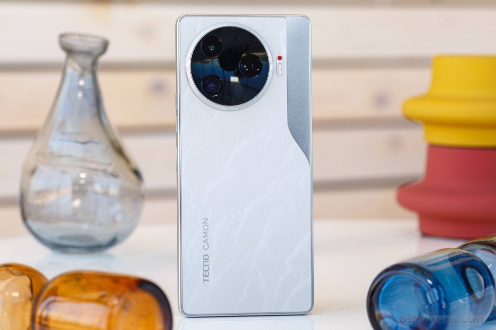 Tecno Camon 30 Pro hands-on photo 4