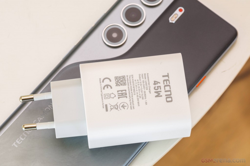 Tecno Camon 40 Pro hands-on photo 2