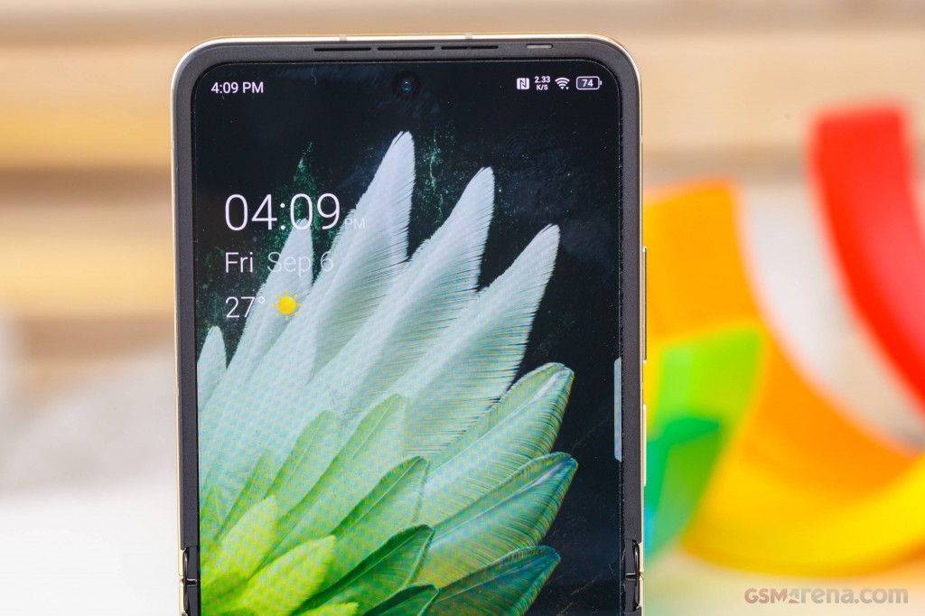 Tecno Phantom V Flip2 hands-on photo 9
