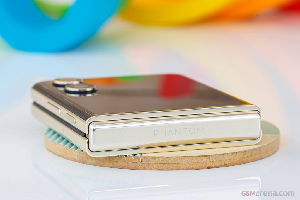 Tecno Phantom V Flip2 hands-on photo 15