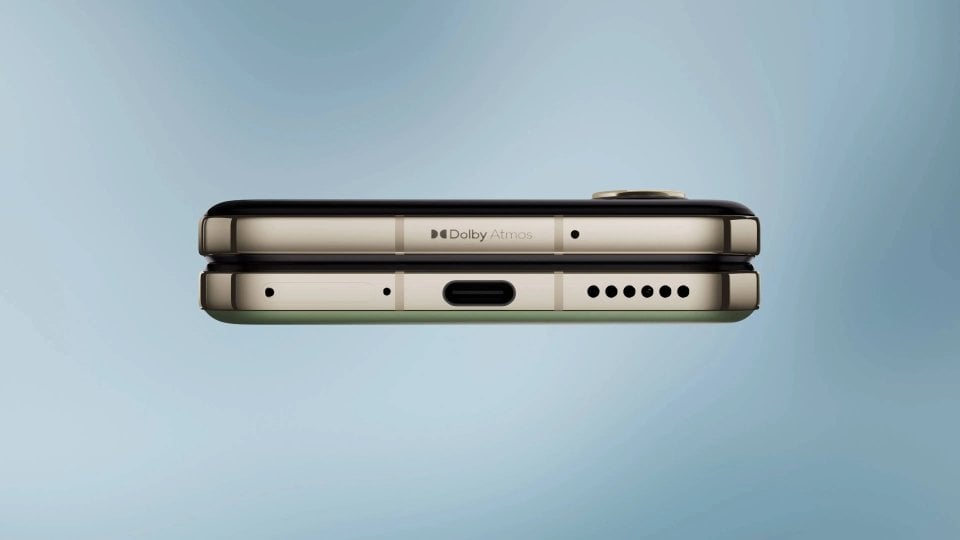 Tecno Phantom V Flip2 view 10