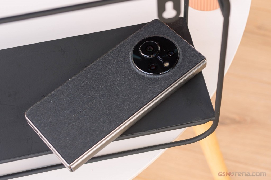 Tecno Phantom V Fold hands-on photo 4