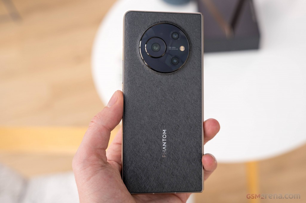 Tecno Phantom V Fold hands-on photo 25