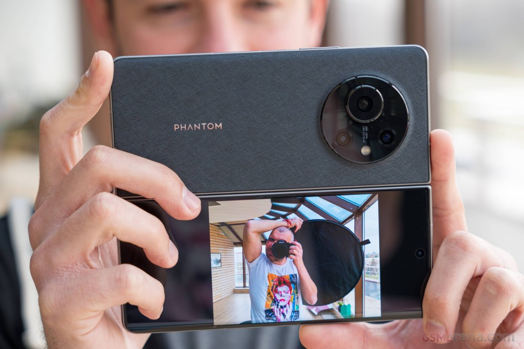 Tecno Phantom V Fold hands-on photo 29