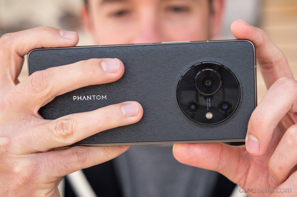 Tecno Phantom V Fold hands-on photo 32