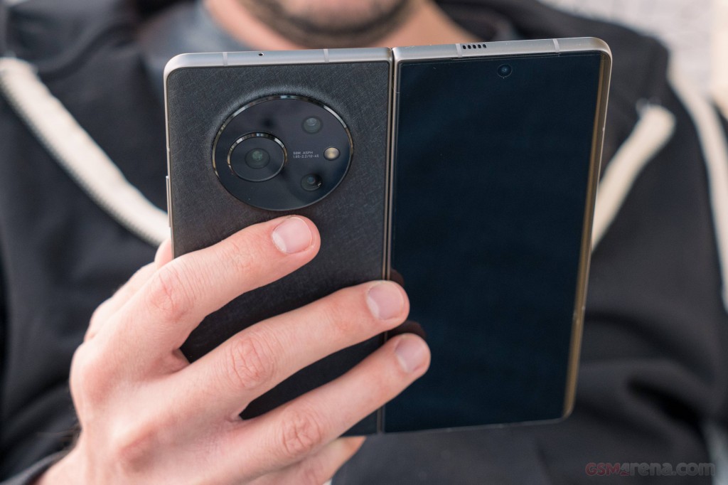 Tecno Phantom V Fold hands-on photo 44
