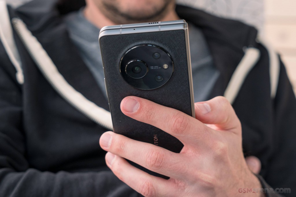 Tecno Phantom V Fold hands-on photo 45