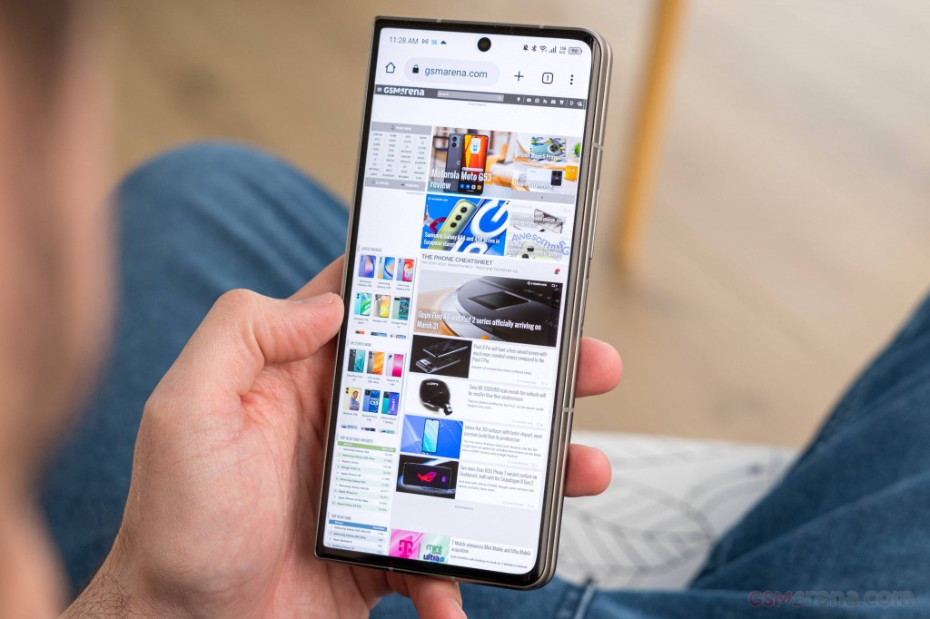 Tecno Phantom V Fold hands-on photo 47