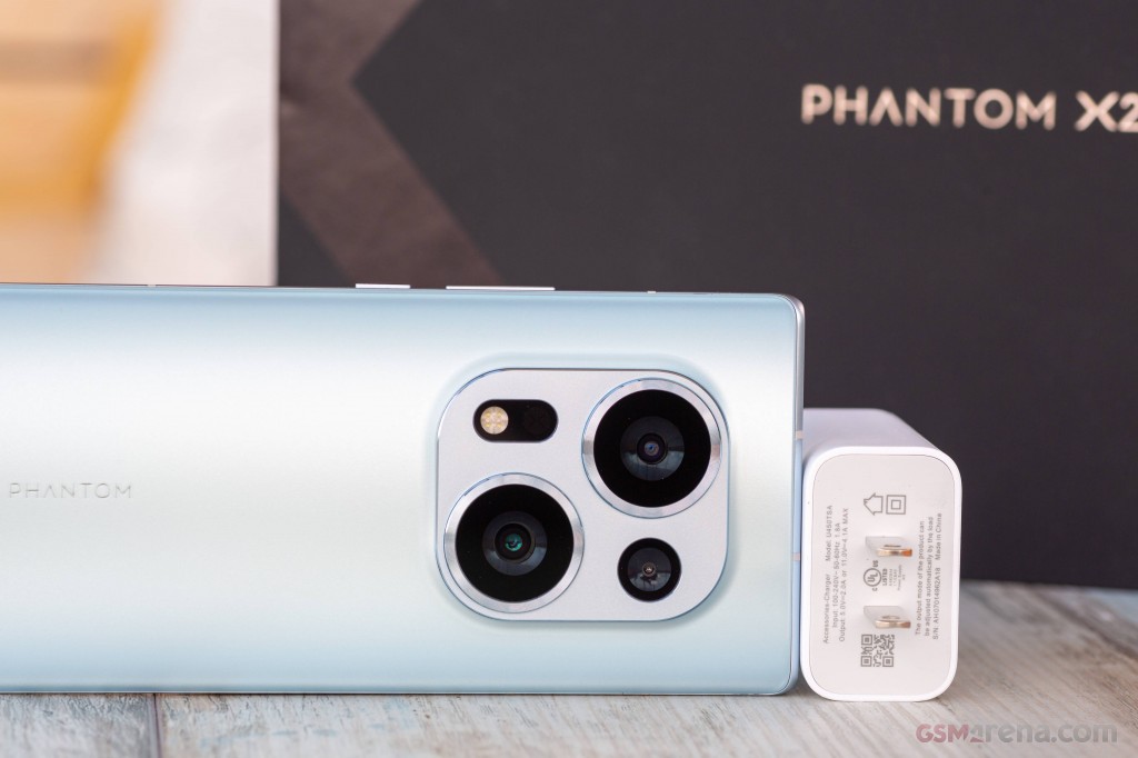 Tecno Phantom X2 hands-on photo 1
