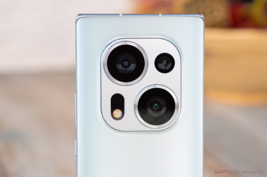 Tecno Phantom X2 hands-on photo 2