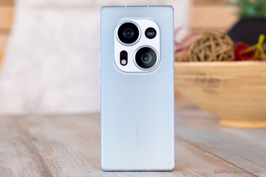 Tecno Phantom X2 hands-on photo 6