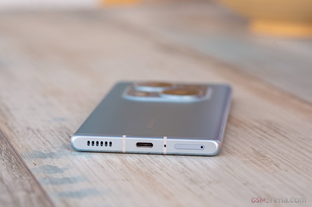 Tecno Phantom X2 hands-on photo 9