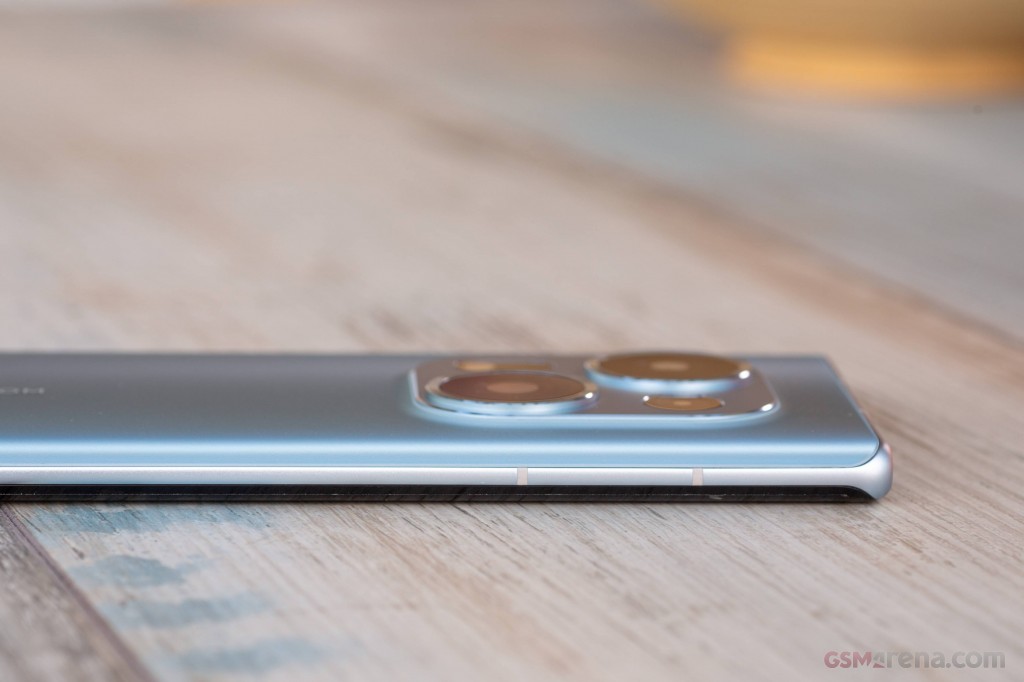 Tecno Phantom X2 hands-on photo 10