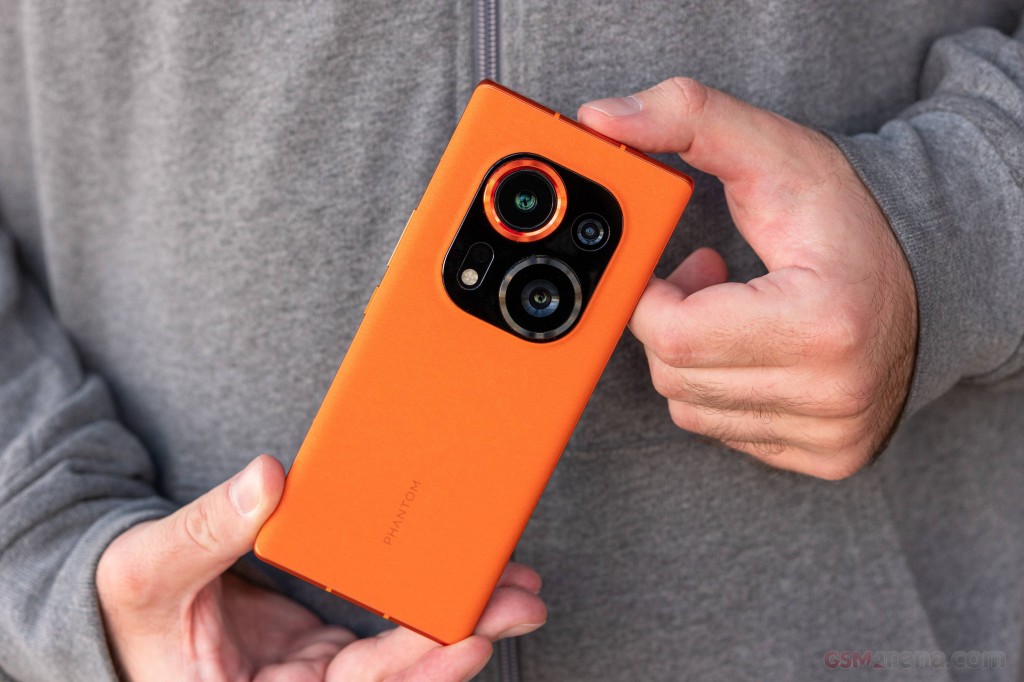 Tecno Phantom X2 Pro hands-on photo 20