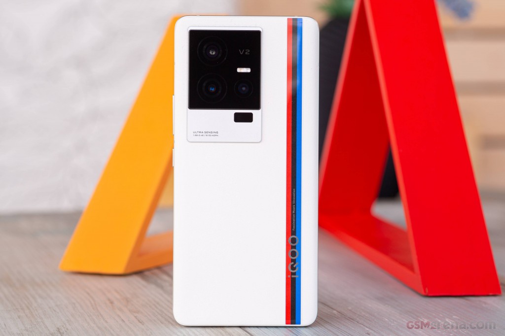 vivo iQOO 11 hands-on photo 3
