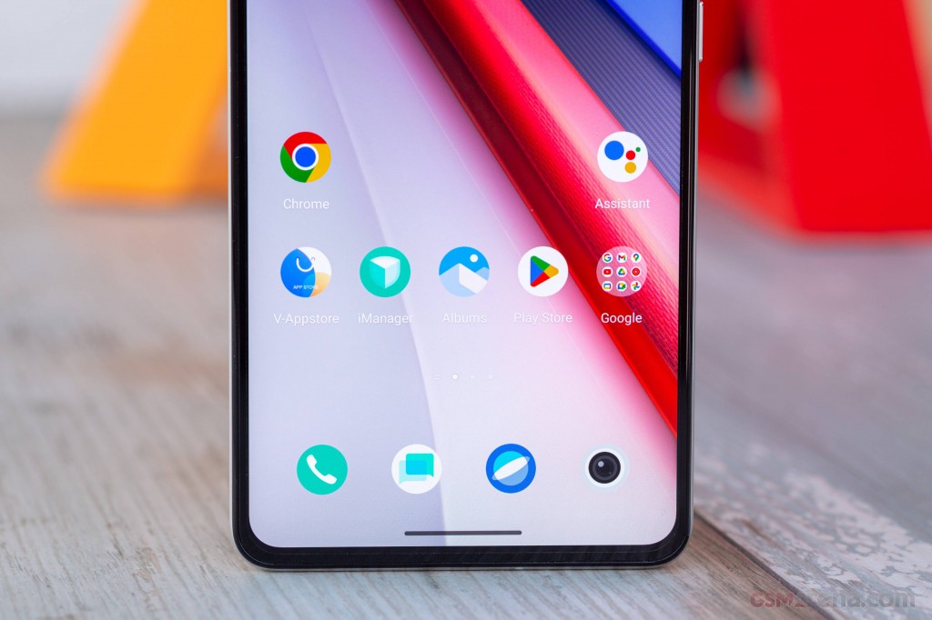 vivo iQOO 11 hands-on photo 5