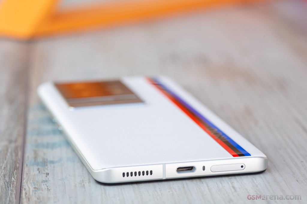 vivo iQOO 11 hands-on photo 9