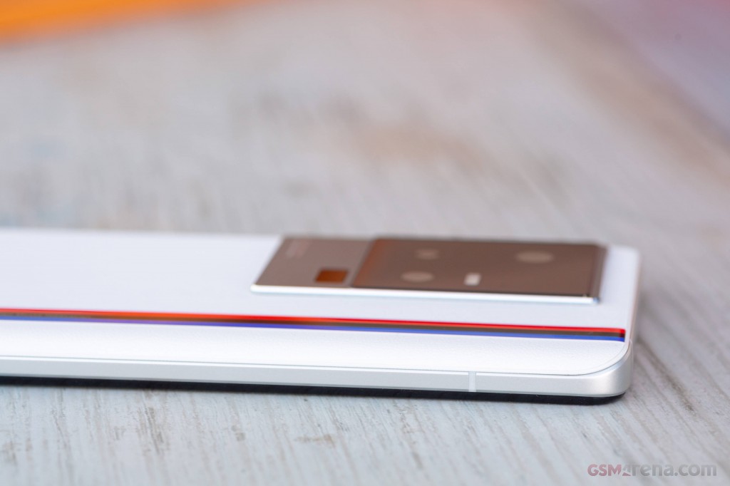 vivo iQOO 11 hands-on photo 12