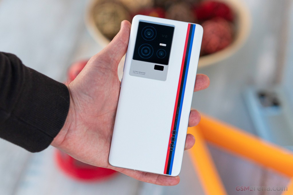 vivo iQOO 11 hands-on photo 16