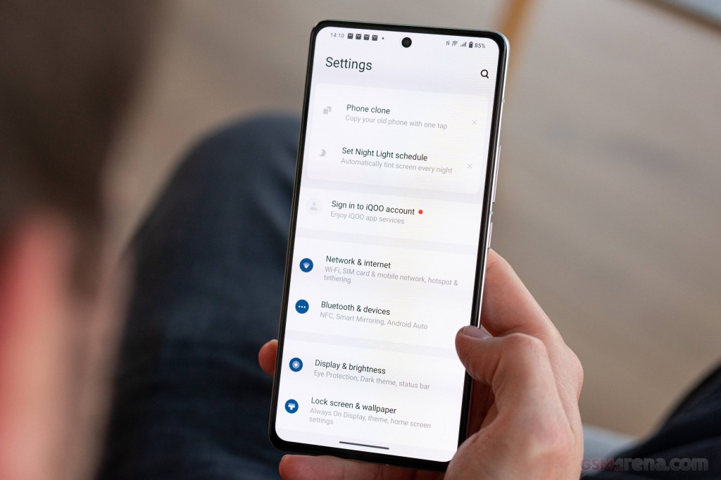 vivo iQOO 11 hands-on photo 20