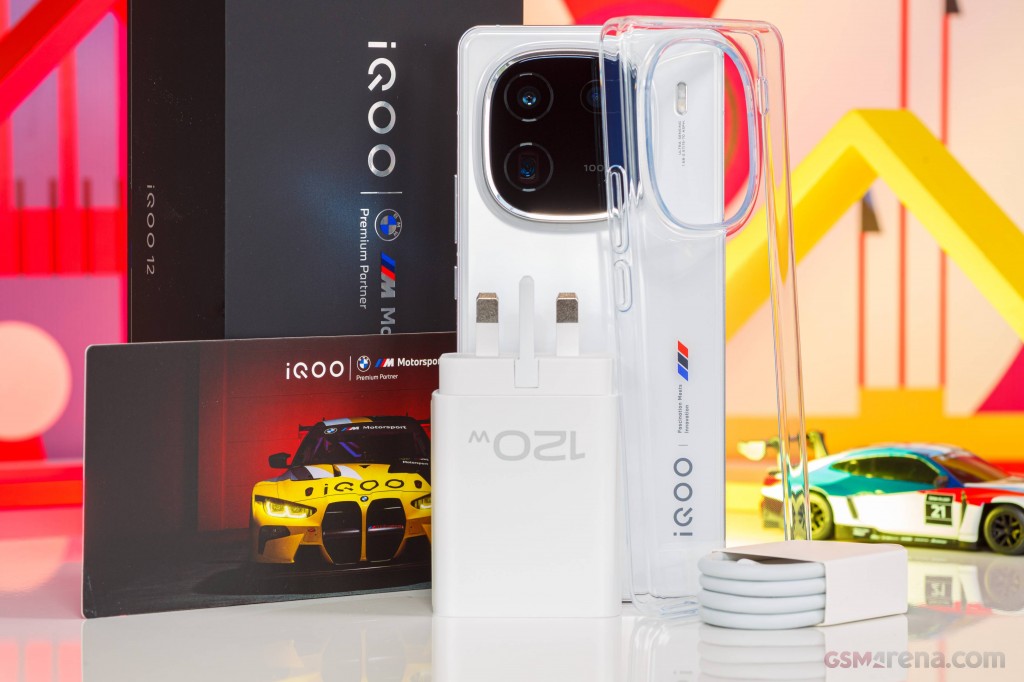 vivo iQOO 12 hands-on photo 1