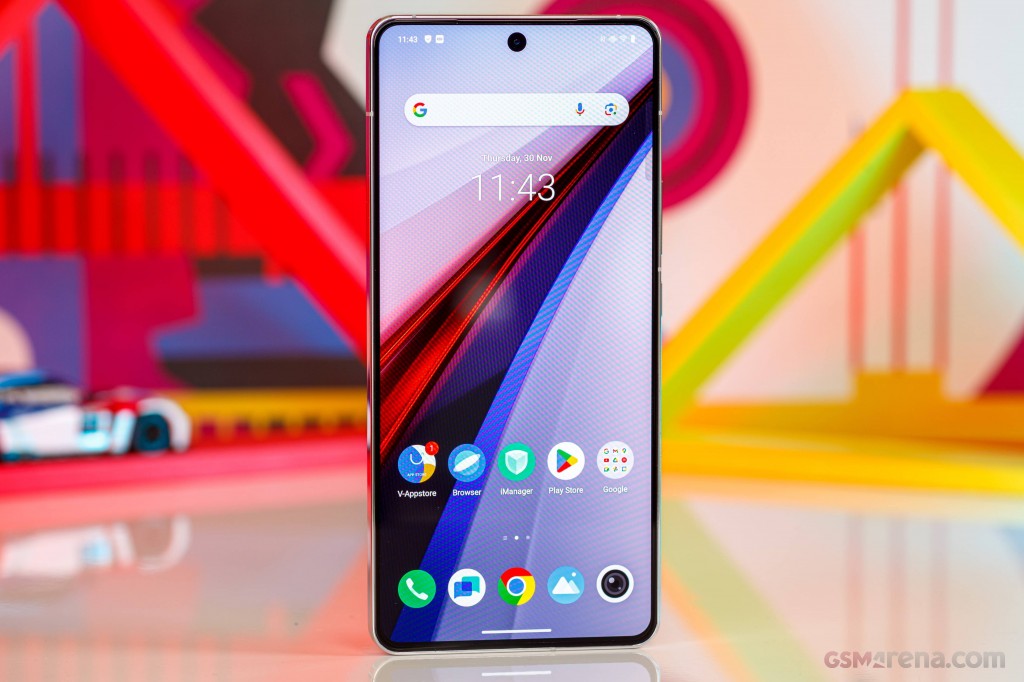 vivo iQOO 12 hands-on photo 5