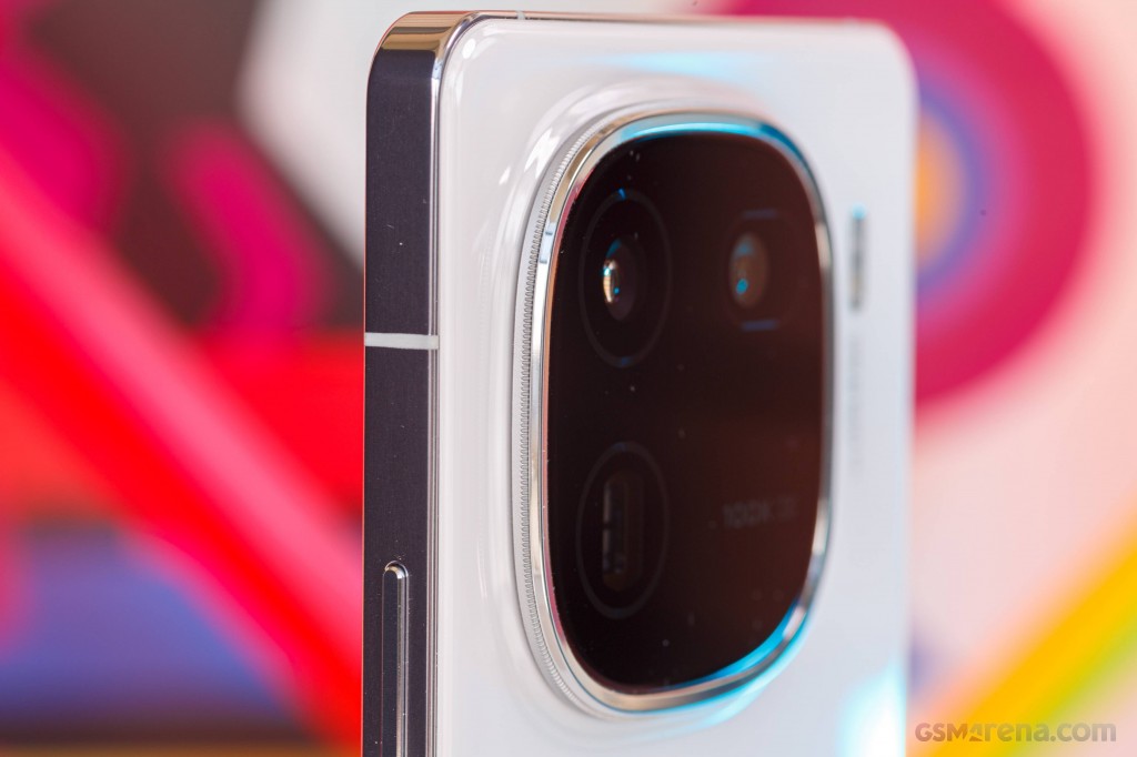 vivo iQOO 12 hands-on photo 9