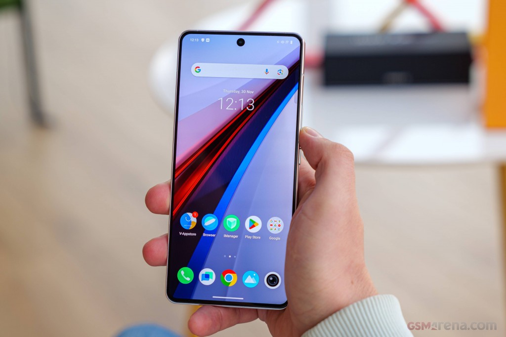 vivo iQOO 12 hands-on photo 19