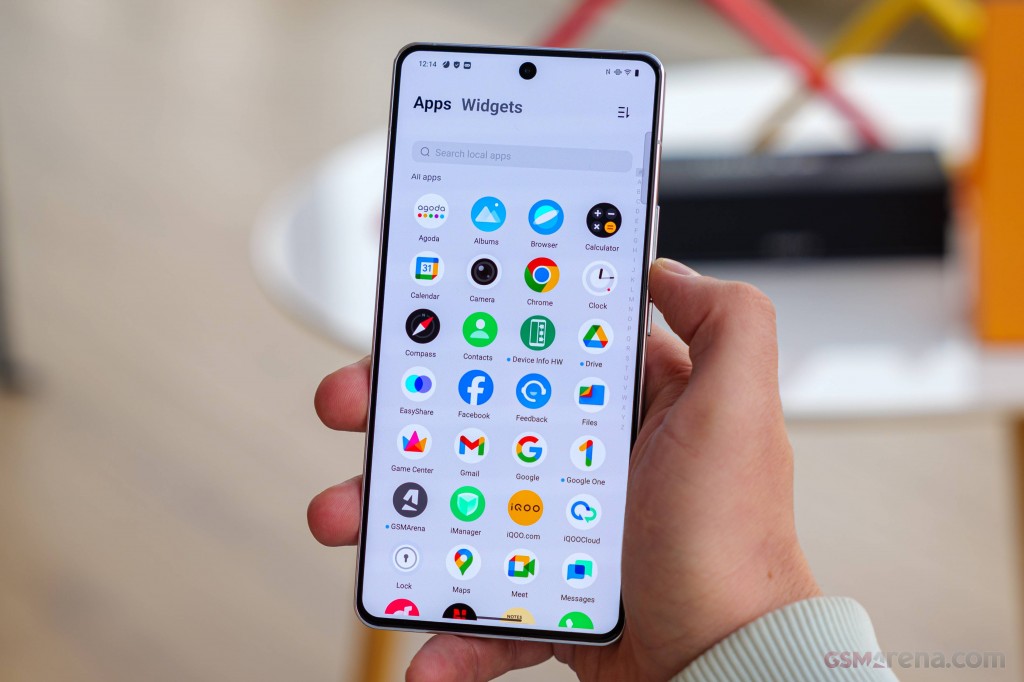 vivo iQOO 12 hands-on photo 21