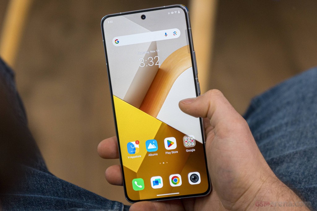vivo iQOO 13 hands-on photo 11