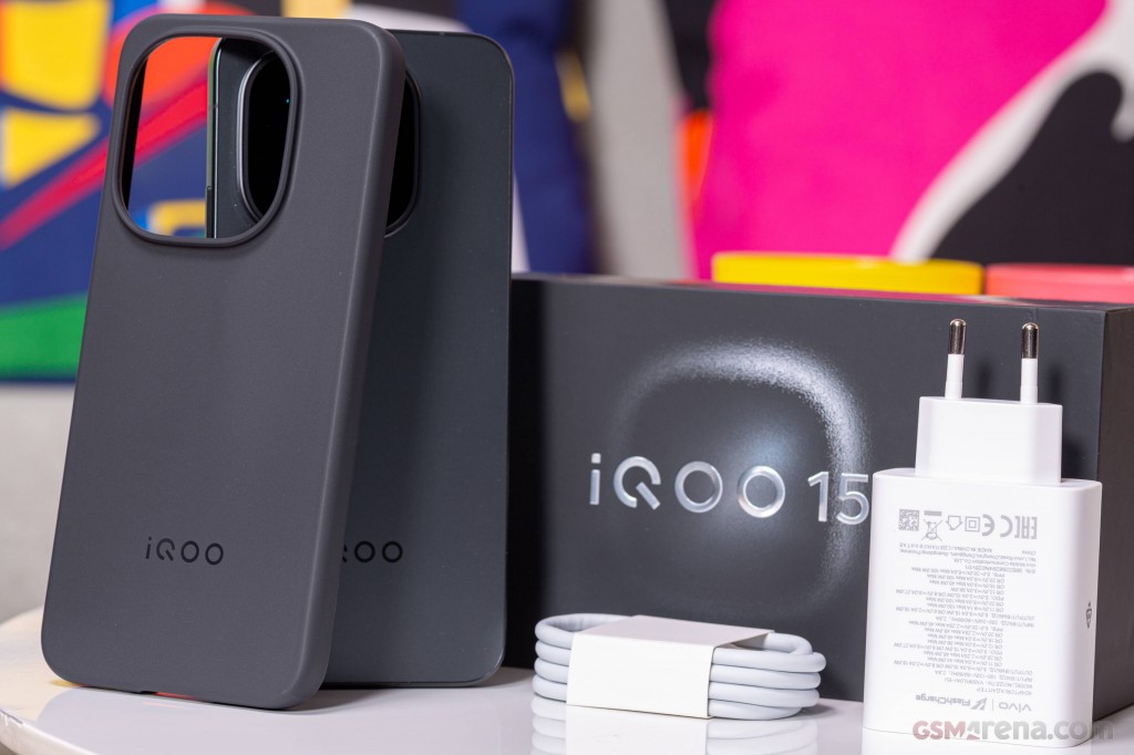 vivo iQOO 15 hands-on photo 1
