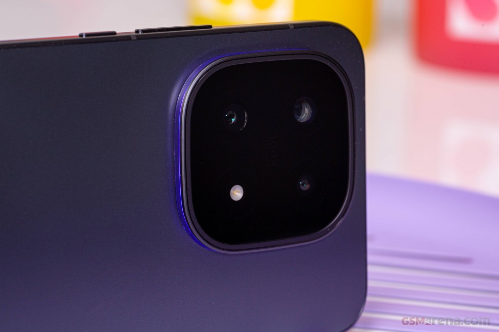 vivo iQOO 15 hands-on photo 5