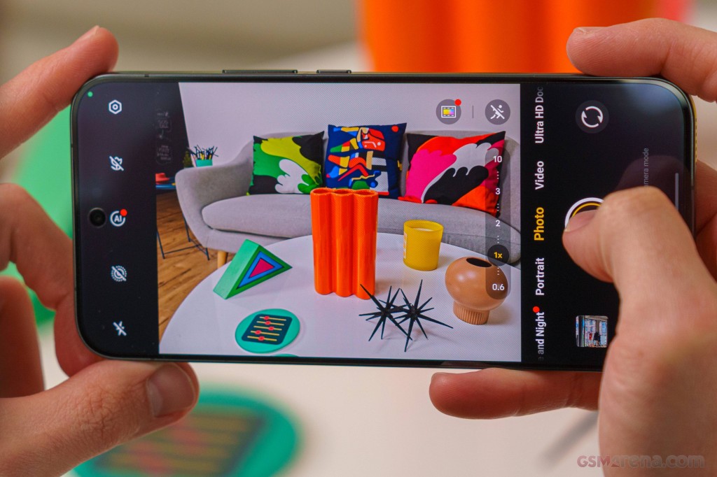 vivo iQOO 15 hands-on photo 14