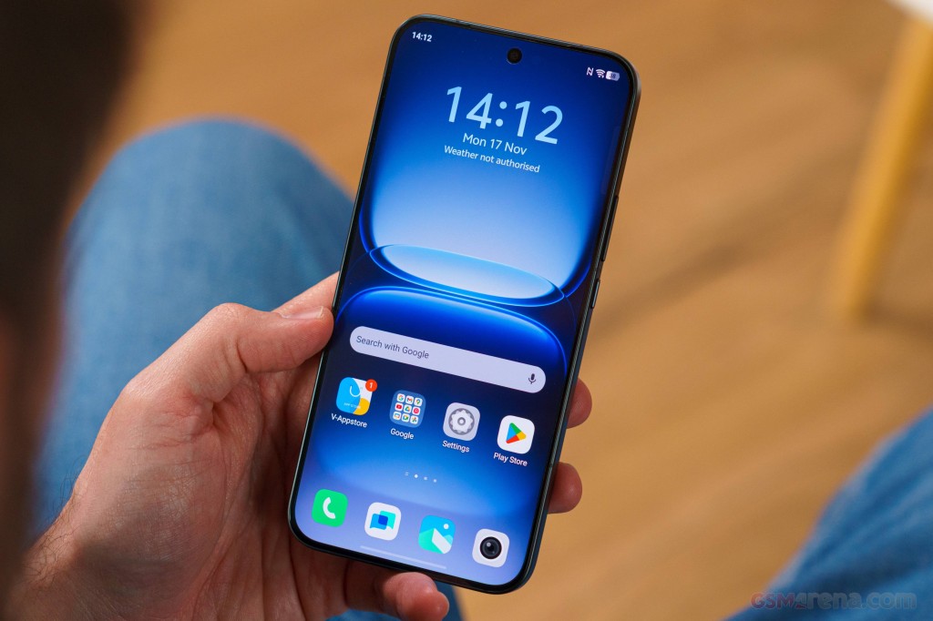 vivo iQOO 15 hands-on photo 15