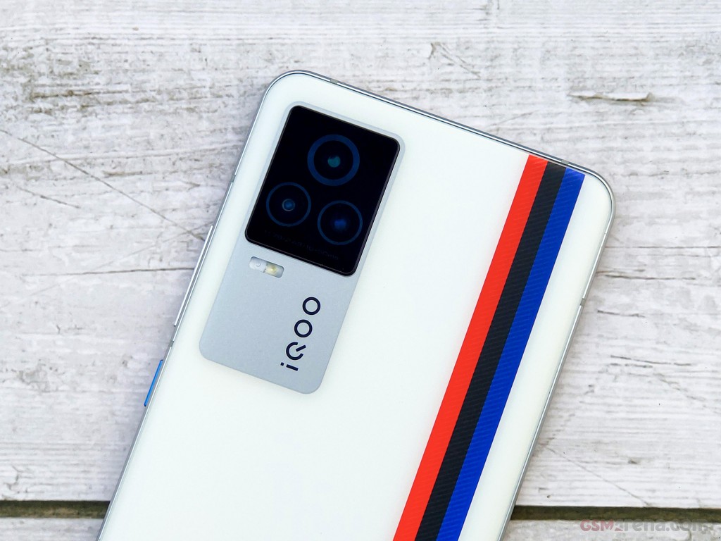 vivo iQOO 7 hands-on photo 14