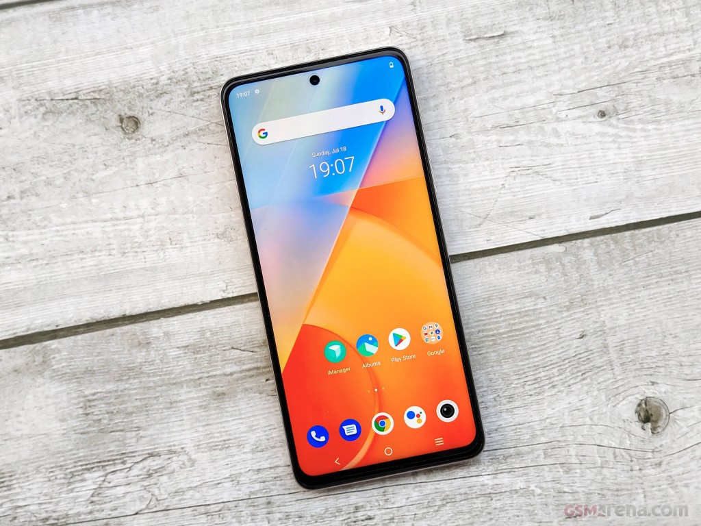 vivo iQOO Z5 hands-on photo 2