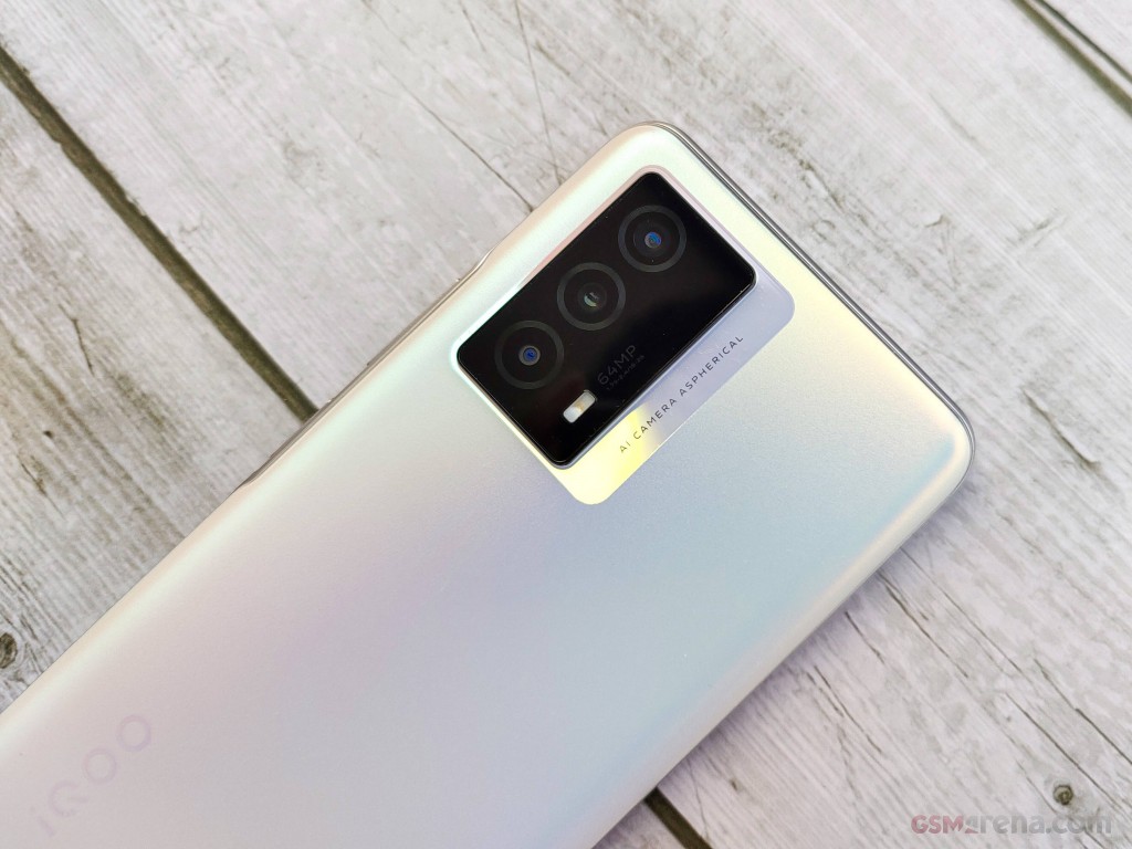 vivo iQOO Z5 hands-on photo 11