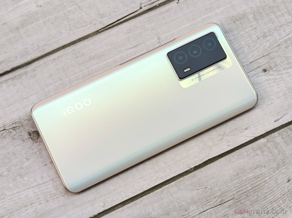 vivo iQOO Z5 hands-on photo 15