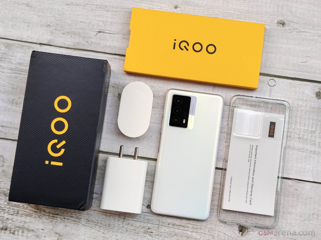 vivo iQOO Z5 hands-on photo 17