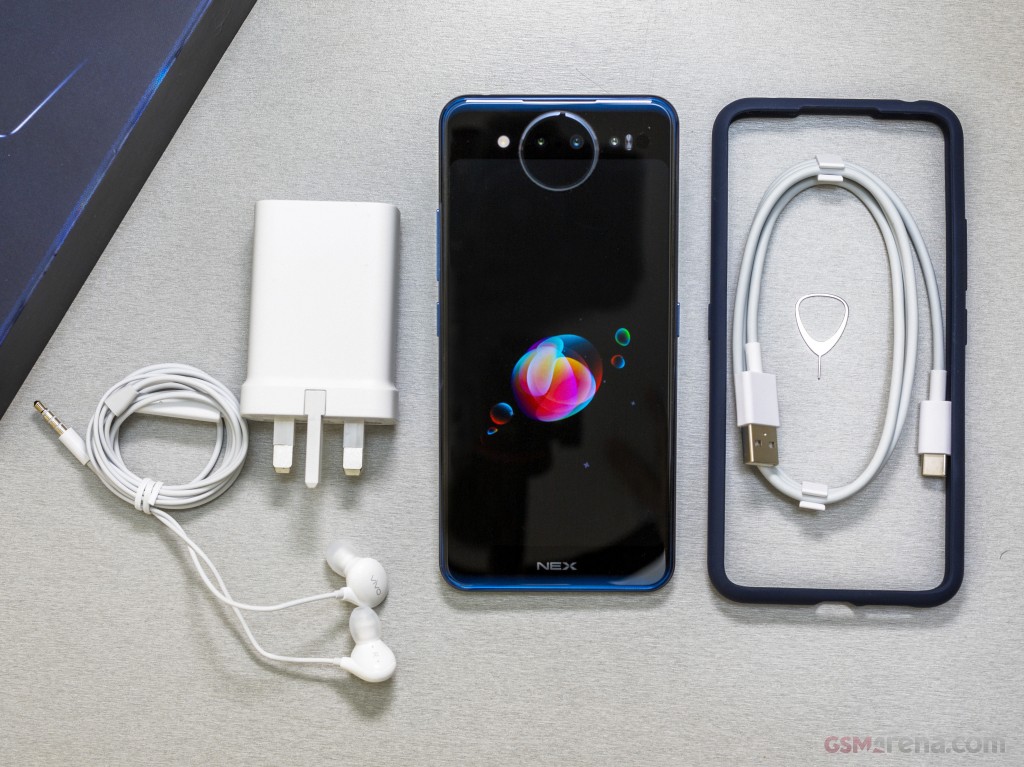 vivo NEX Dual Display hands-on photo 1