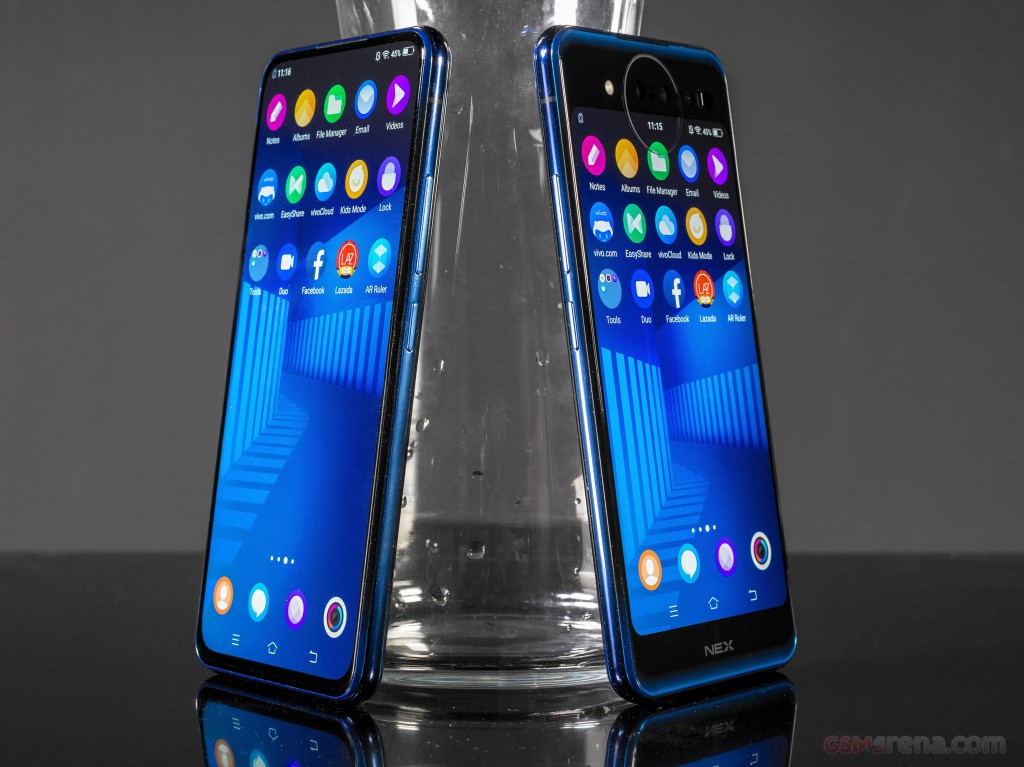 vivo NEX Dual Display hands-on photo 15