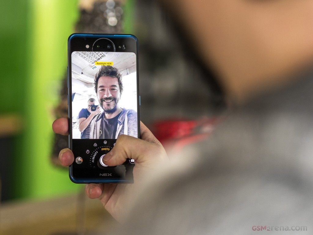 vivo NEX Dual Display hands-on photo 17