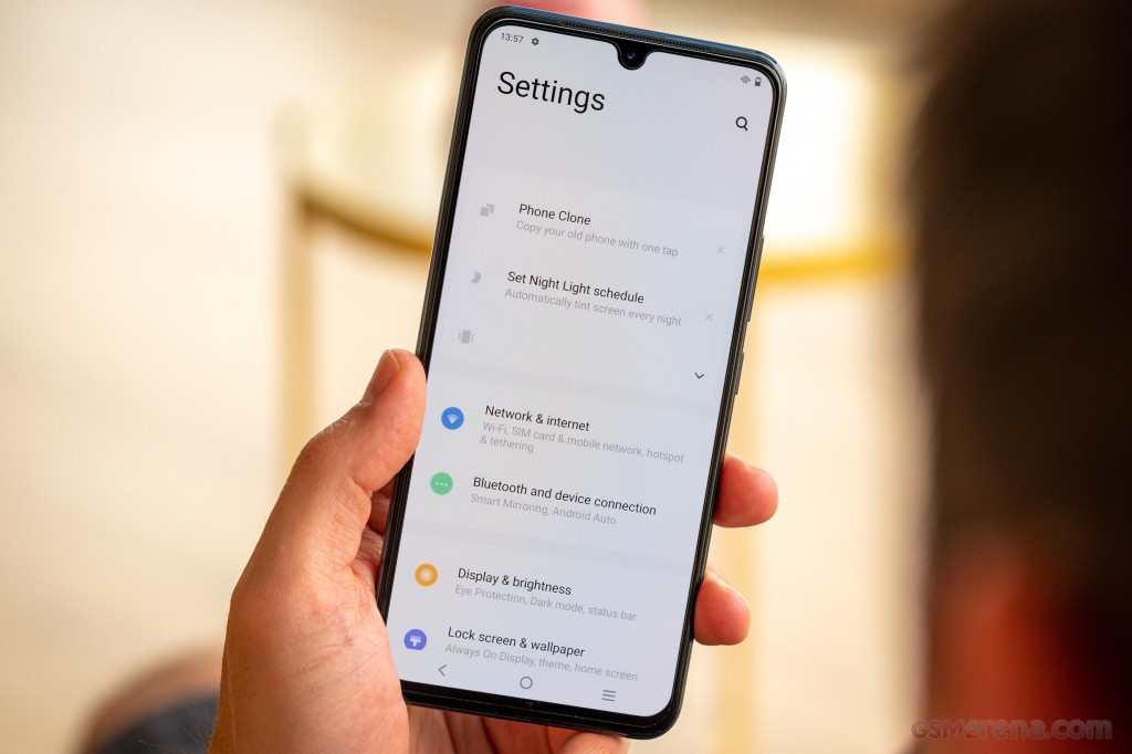 vivo V21 5G hands-on photo 19
