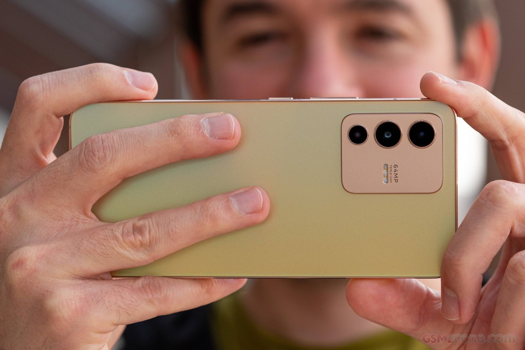 vivo V23 5G hands-on photo 15