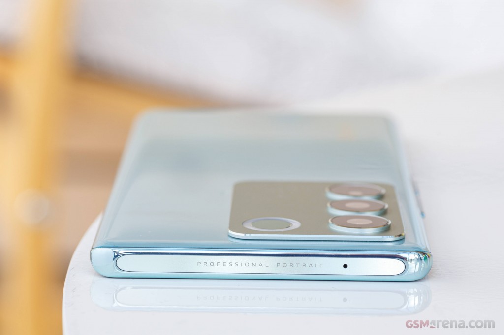 vivo V27 hands-on photo 12