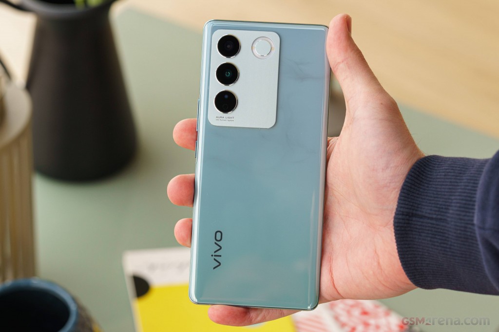 vivo V27 hands-on photo 30