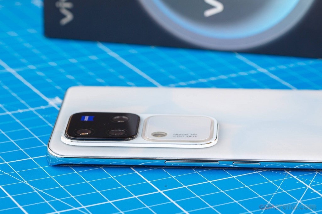 vivo V30 Pro hands-on photo 6