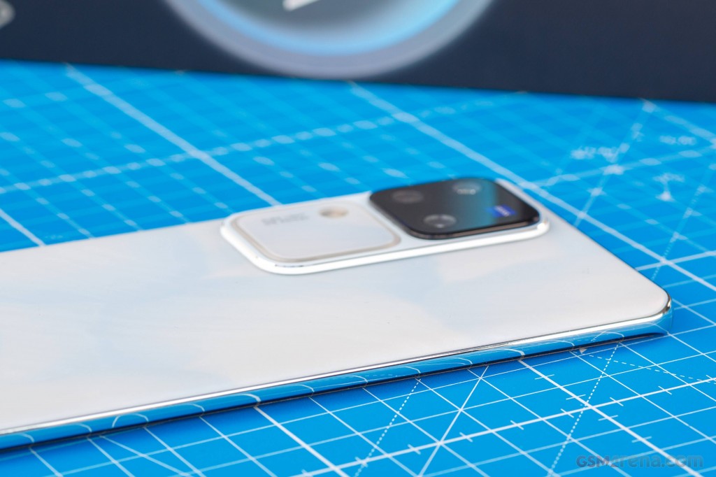 vivo V30 Pro hands-on photo 7