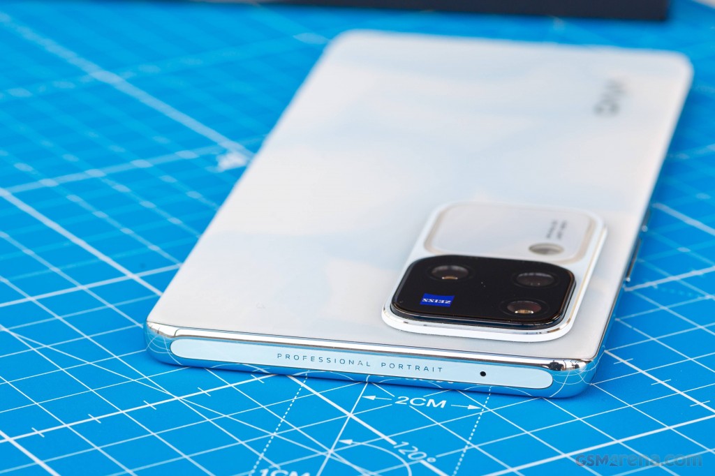 vivo V30 Pro hands-on photo 9